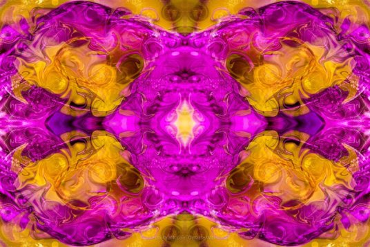 A Spectacular Surprise Abstract Pattern Artwork by Omaste Witkow